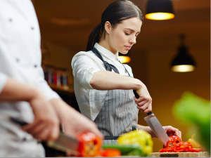 Одлазак кувара и конобара у регион чиста математика, на мору су и могу да "упецају" и до 3.000 евра