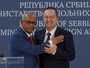 Дачић: Повлачење признања Косова започело је од Суринама