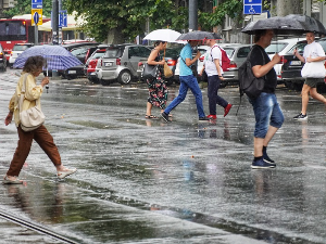 РХМЗ упозорава на пљускове и грмљавину на југозападу и у Шумадији – облачно у већем делу Србије