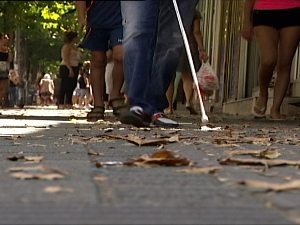 Због чега слепи и слабовиди не могу свуда уместо потписа да користе факсимил