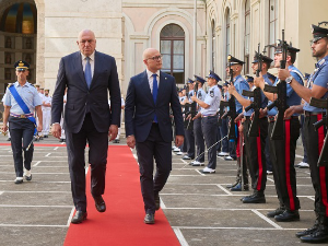 Вучевић и Крозето у Риму о кризи на КиМ и сарадњи Србије и Италије у области одбране
