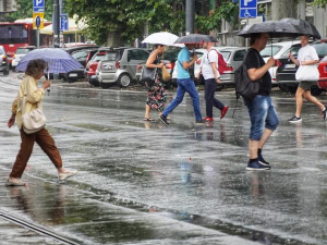 Стижу пљускови и грмљавина, поново на снази метео-аларм