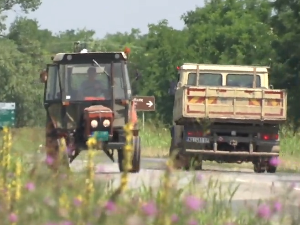 Трактори у саобраћајним несрећама - страда више од 30 људи годишње