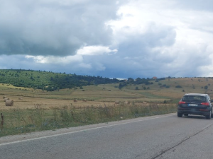 Променљиво облачно време, температура до 33 степена