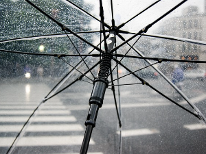 Киша и пљускови другог дана викенда, осетан пад температуре