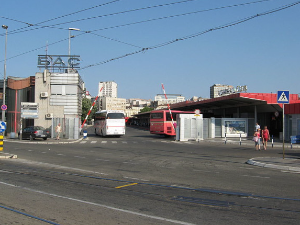 Девојка се породила на перону Аутобуске станице у Београду