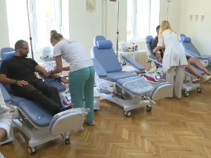 Хитан апел даваоцима крви - угрожен програм операција, недостају све крвне групе