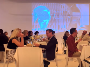 Превара дуга годину дана – резервација за „ресторан“ у Њујорку који не постоји, добра шала цимера