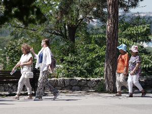 Топли и суви дани пред нама, максимална температура око 30. подељка