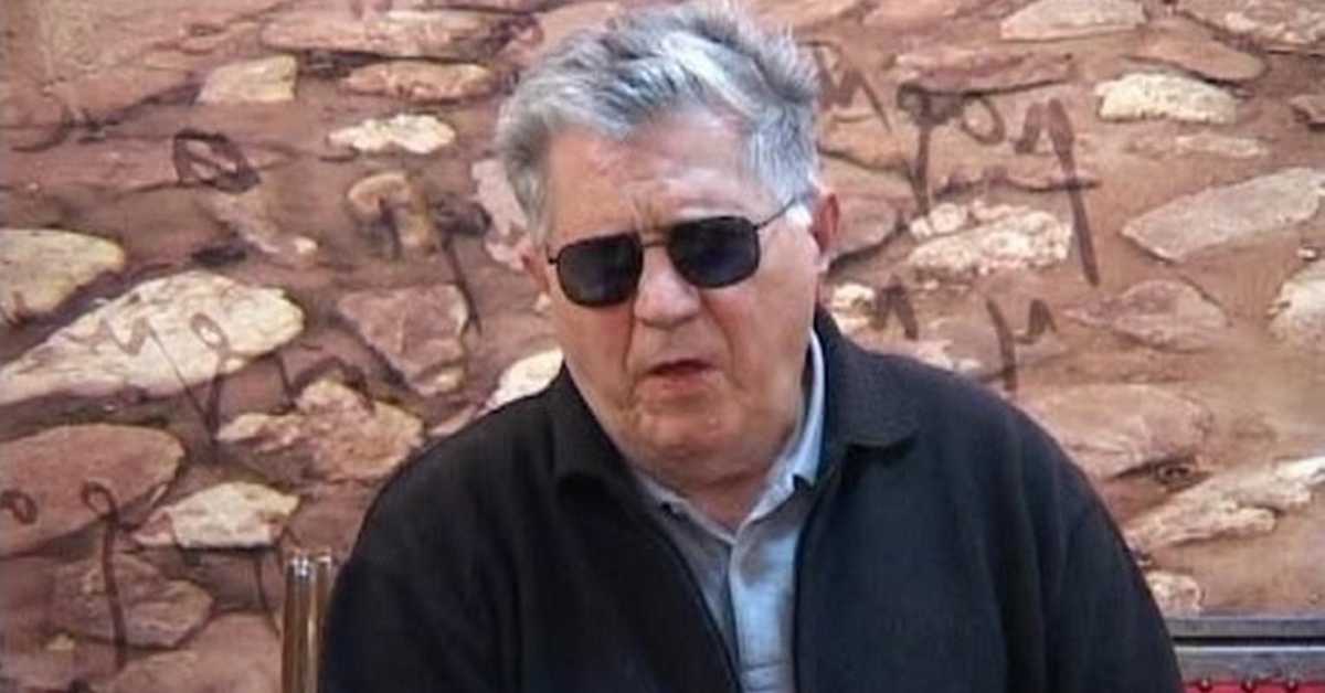   Остави све и читај: Јагош Ђуретић