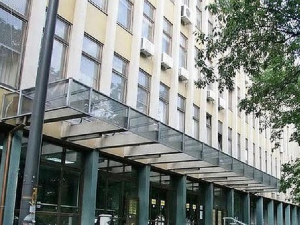 Подигнута оптужница против бившег политичара из Новог Сада због силовања Подигнута оптужница против бившег политичара из Новог Сада због силовања