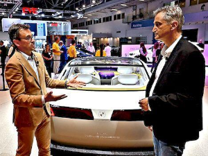 САТ: Рат Европе и Кине? - салон аутомобила у Минхену