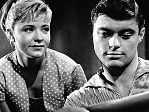 Врата остају отворена