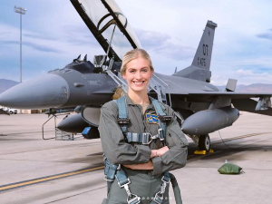 Прва активна припадница америчког ратног ваздухопловства постала мис Америке