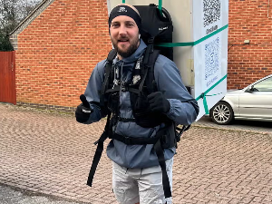 Маратонац вежбао са фрижидером на леђима, полиција мислила да је лопов