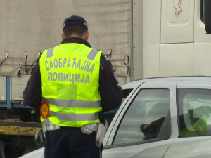 За оно најгоре довољна секунда непажње – колико возача у сваком тренутку користи телефон током вожње