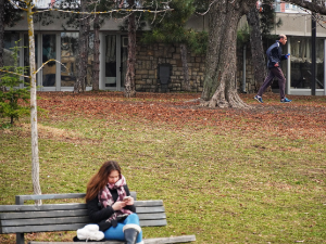 Облачно, суво и осетно топлије - наредних дана зима на паузи