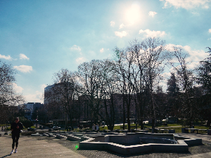 Данас још топлије, понегде облаци и киша