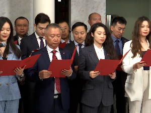 Кинеске дипломате у Вили Мир отпевале „Ово је Србија“