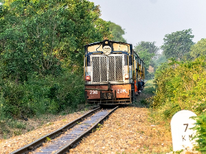 Одбегли воз у Индији – композиција са 53 вагона прешла 70 километара без машиновође