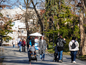 Претежно сунчан и топао дан, температура до 20 степени