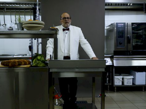  О љубави и гађењу: Приче о реклами деведесетих – О чему то причамо када причамо о реклами, 1/10