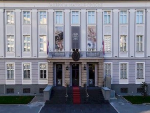 Гласови из прошлости – приче о легатима