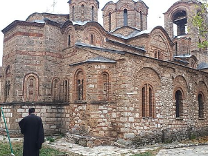 Квадратура круга-Призрен између вере и наде