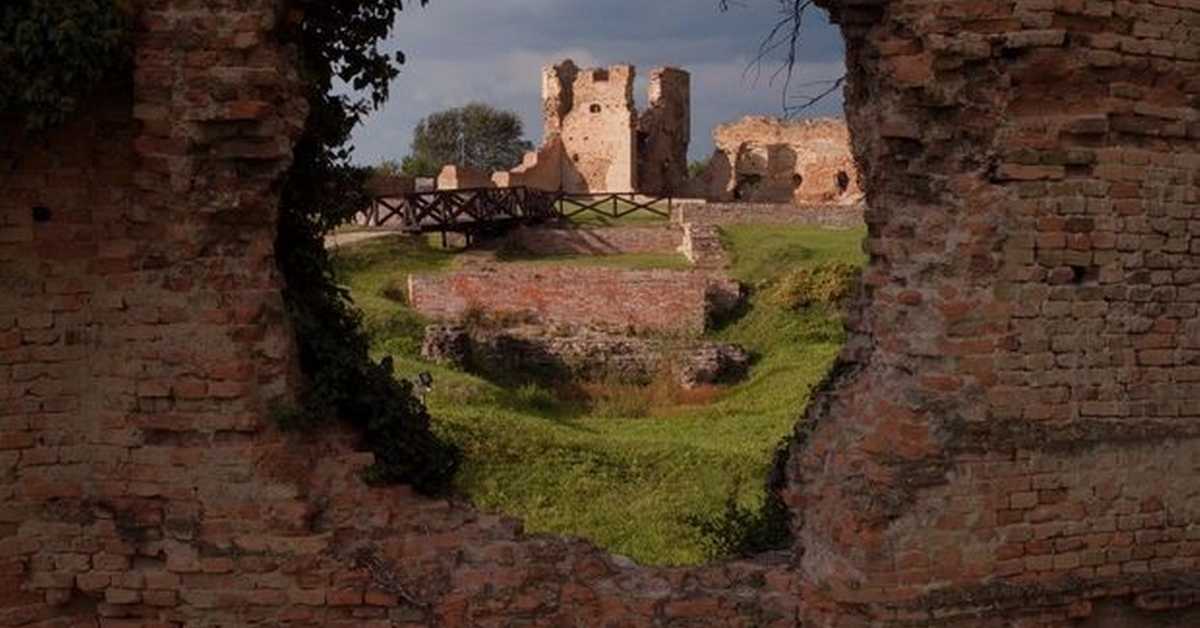 Тврђаве на Дунаву: Бач, 1-7