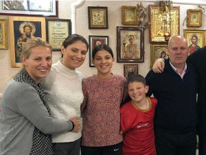 Родославци: Павлина