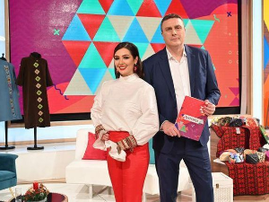 Шареница: Поезија, гусле, фудбал и сликање чајем