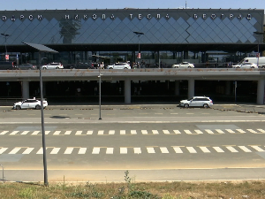 Још један авион из Дубаија слетео у Београд