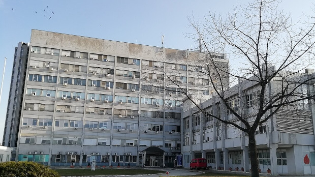 Судар аутомобила и камиона у Крагујевцу – једна особа погинула, петоро повређено од којих троје животно угрожено Судар аутомобила и камиона у Крагујевцу – једна особа погинула, петоро повређено од којих троје животно угрожено