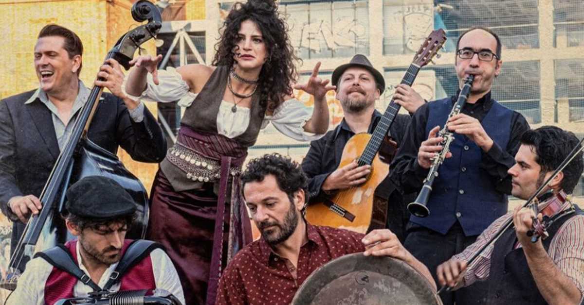 Barcelona Gipsy Balkan Оrchestra, 1. део