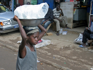 Једног Европљанина дневно опслужује 80 робова, деца у пољима дају чоколади горак укус