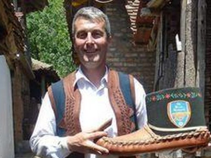 Приступачан програм: Квадратура круга - Купио земљу да би је поклонио другима (СЗЈ)