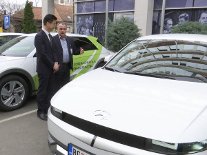 Република Кореја донирала РТС-у електрична возила