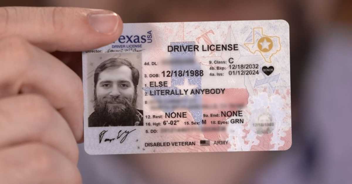 Тексашанин променио име у ‘Буквално било ко други’ и најављује кандидатуру за председника САД