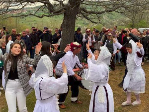 Да нам није...