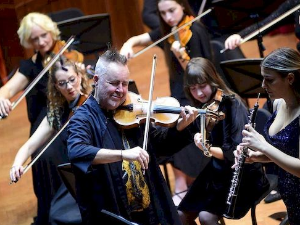 Најџел Кенеди и оркестар "Виртуози"