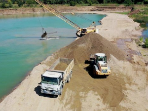 Човек и камен: Шљункара