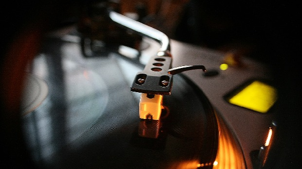 Ноћ на 33 обртаја