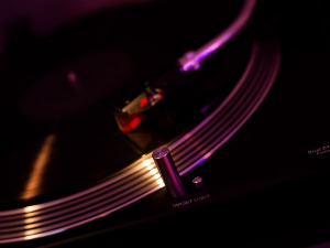 Игла на винилу - Ладо Лесковар