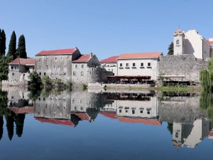 Родославци: Требиње – поруке земље