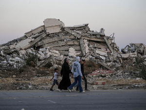 У нападу на школски комплекс у Гази погинуло најмање 30 особа; Израелска морнарица оборила дрон из Либана