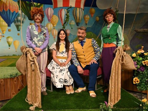 Плава птица: Папагајска посла