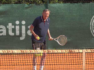 ТВ Лица као сав нормалан свет-Никола Пилић