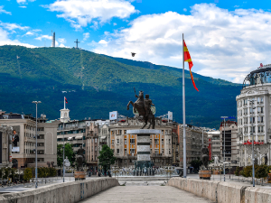 Бивши припадник такозване ОВК, чије изручење тражи Србија, побегао из кућног притвора у Скопљу