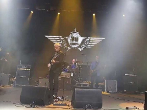 Ју група, концерт, 1. део