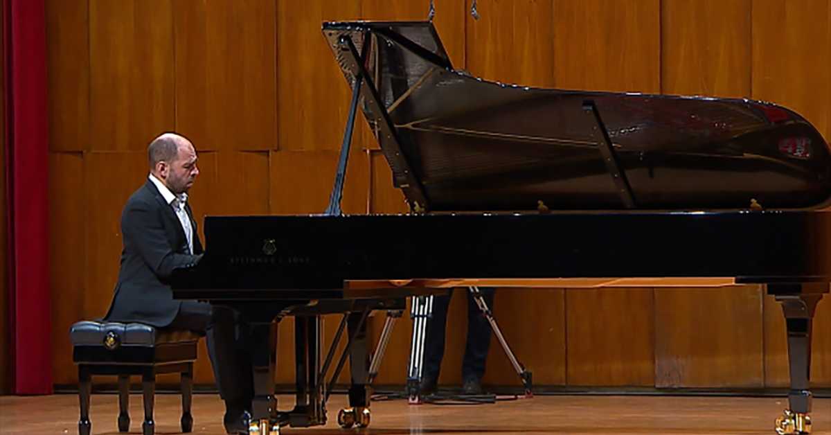 Андреј Коробеиников, клавир, 2. део